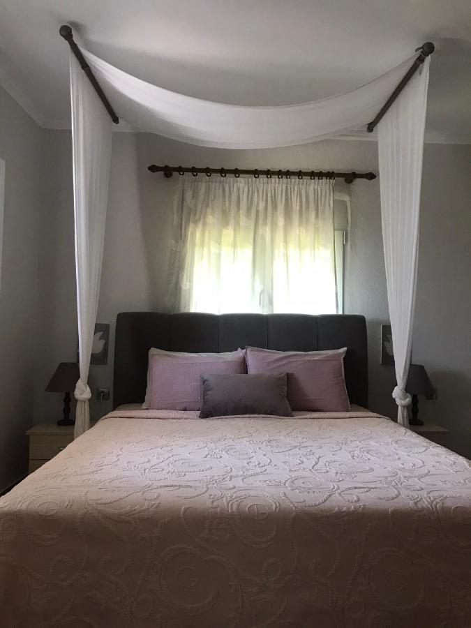 Casa Dei Fiori Villa Asproválta Eksteriør billede